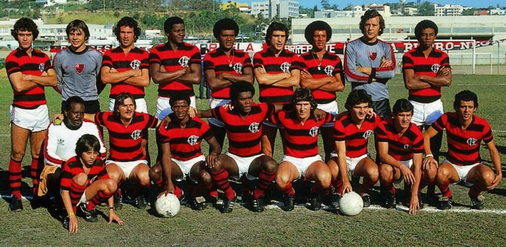 Elenco do Flamengo posando para foto de começo de temporada em 19179