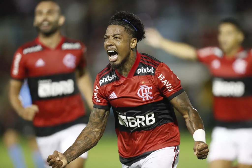 Marinho comemorando seu primeiro gol pelo Flamengo no Campeonato  Carioca de 2022