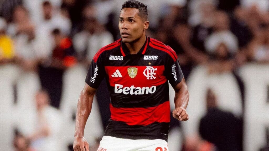 Alex Sandro em jogo do Flamengo
