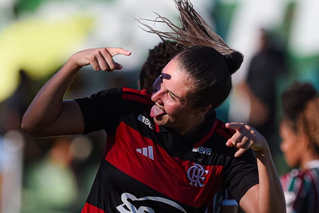 Brendha faz gesto de "tô maluca" após gol do Flamengo contra o Fluminense no Brasileirão Feminino Sub-20