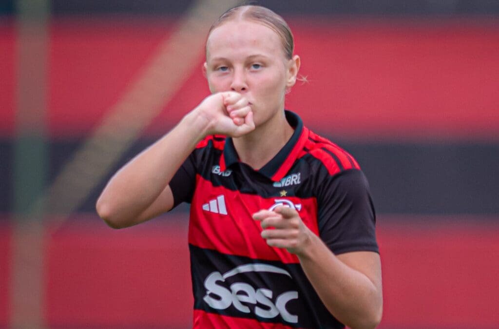 Ana Papel celebra gol em Flamengo x Heips pela Copa Rio Feminina Sub-20