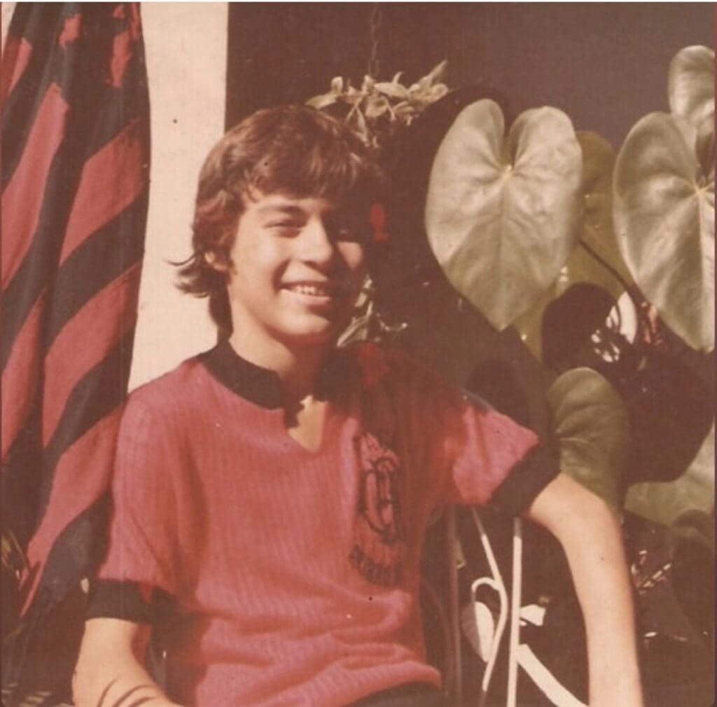 Arthur Muhlenberg ainda adolescente, posa sorrindo