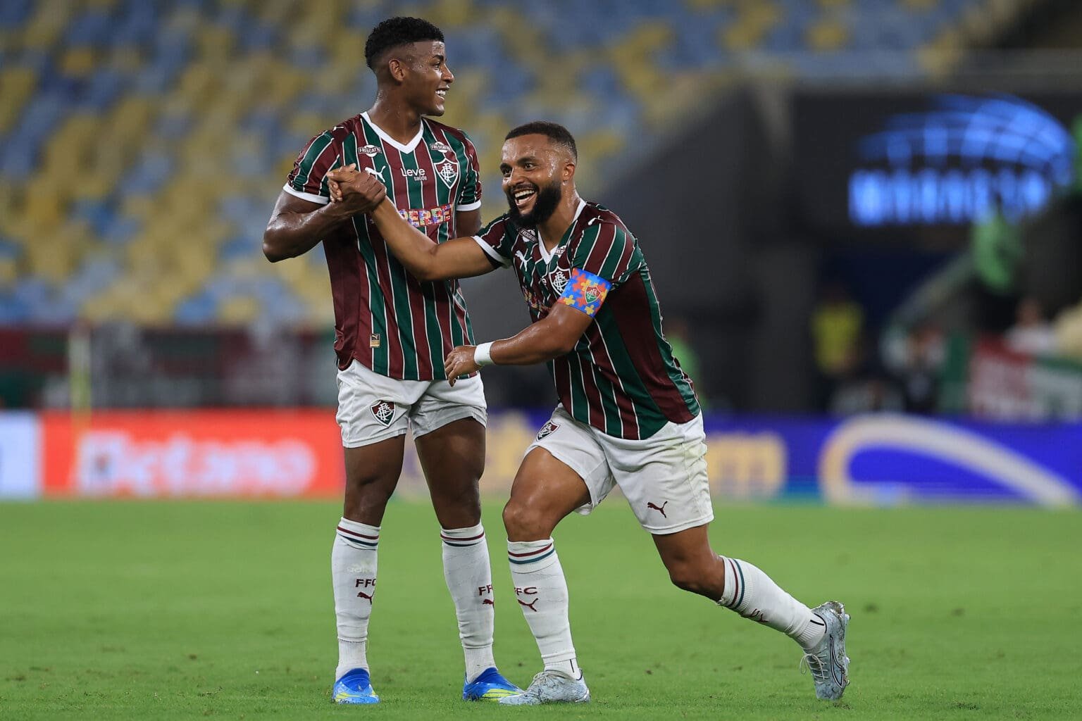 Hércules e Samuel Xavier em campo pelo Fluminense, no Maracanã