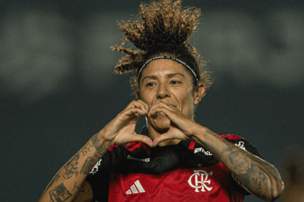 Flamengo Feminino encara Inter no RS de olho no G4 do Brasileirão Cristiane comemora gol contra o Fluminense