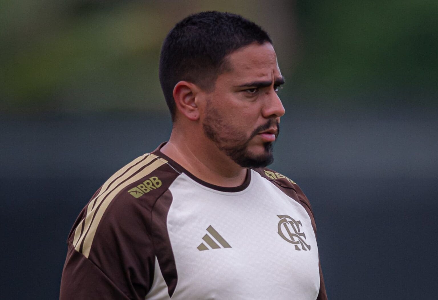 Filipe Torres, técnico do Flamengo Feminino sub-20; treinador projetou final Flamengo x São Paulo