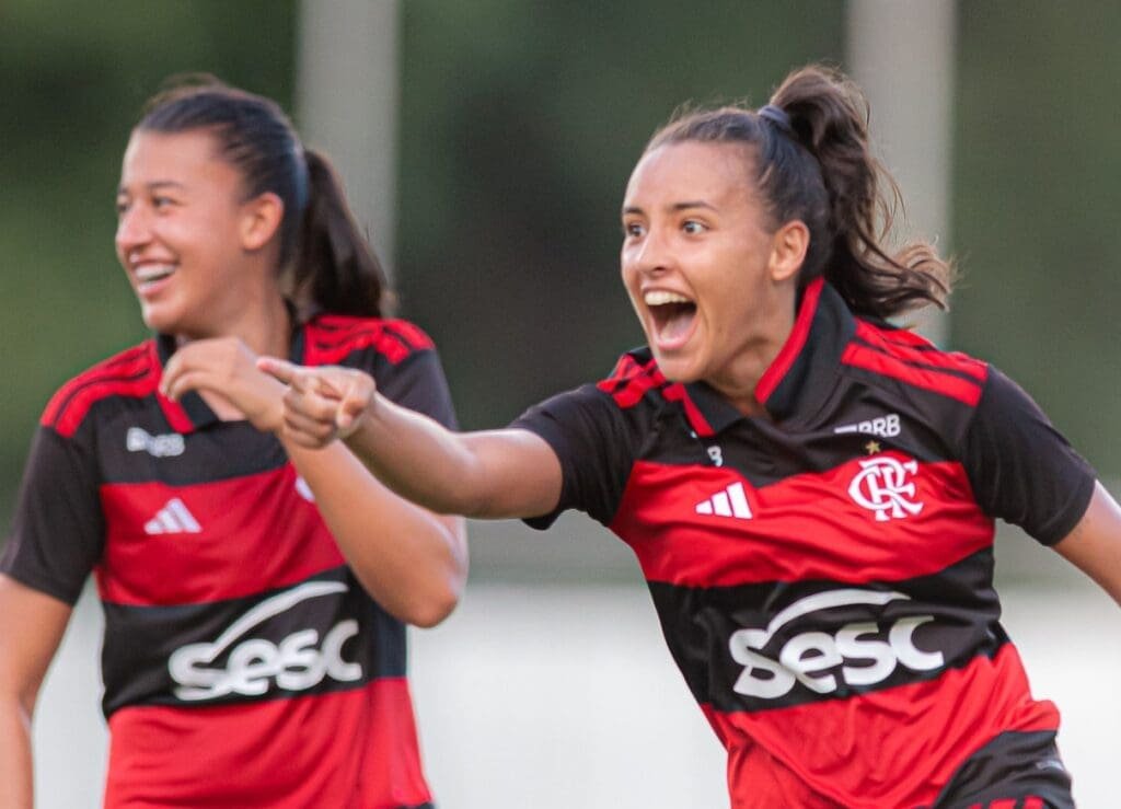 Jogadoras do Flamengo comemoram gol no Brasileirão Feminino Sub-20; veja onde assistir Flamengo x Internacional