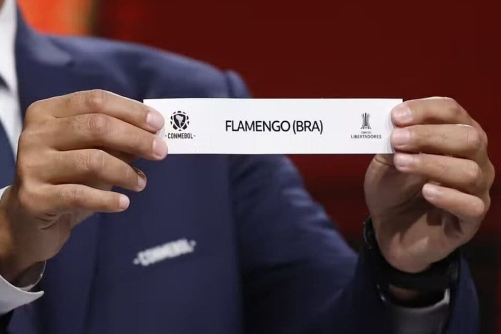 Papel com o nome do Flamengo no sorteio da Libertadores