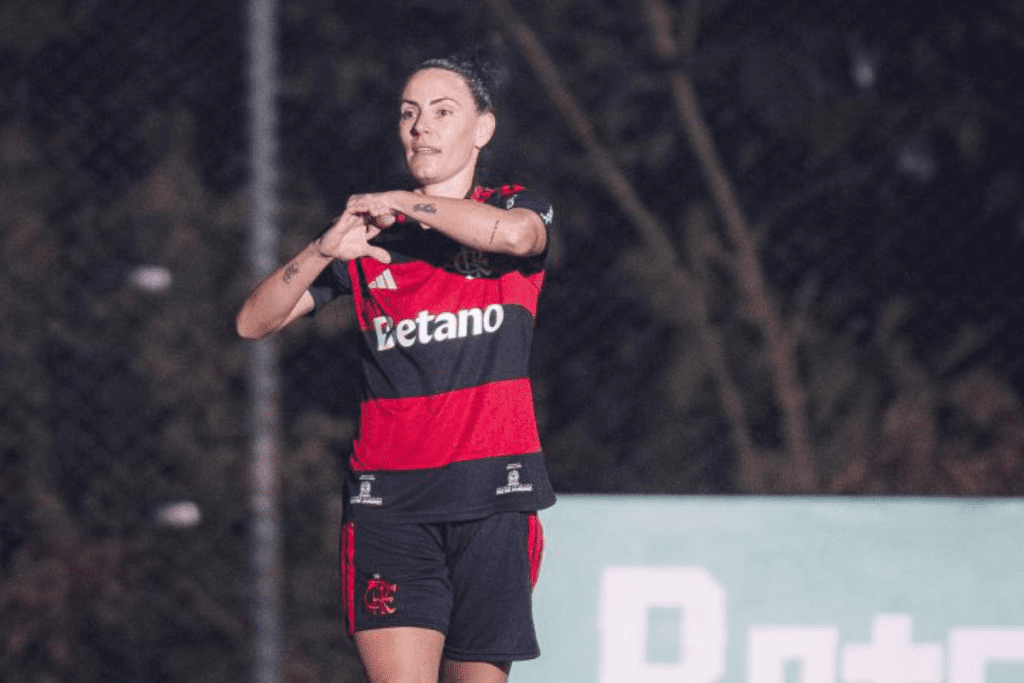 Flamengo Feminino estreia na Copa do Brasil 2026; veja histórico na competição Jogadora do Flamengo Feminino, Jucinara, comemorando gol