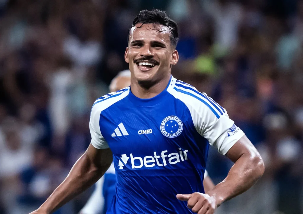 Kaiki Bruno em campo pelo Cruzeiro