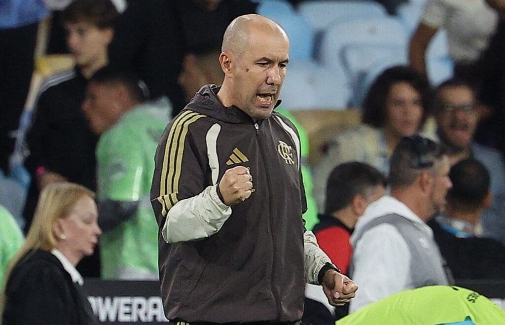 Relacionados: Flamengo confirma reforços de peso contra o Palmeiras Leonardo Jardim comemora gol do Flamengo no Maracanã