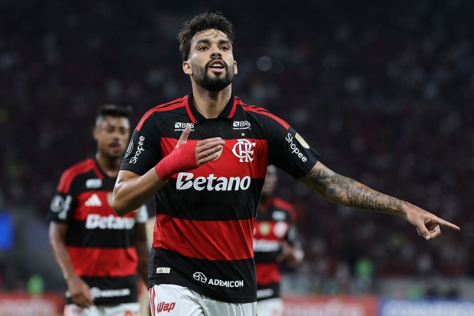 Mística mantida: Paquetá amplia marca histórica na Libertadores pelo Flamengo Lucas Paquetá comemora gol pelo Flamengo na Libertadores