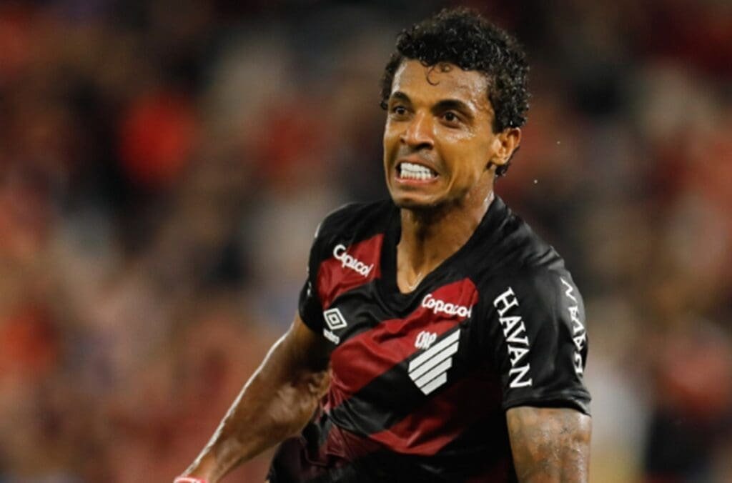 athletico-pr luiz gustavo flamengo