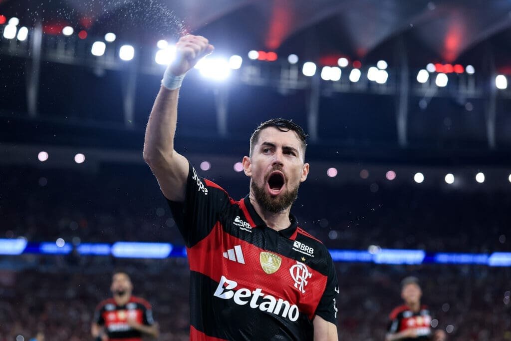 Jorginho, do Flamengo, vibra com gol pelo clube; jogador foi anunciado como comentarista do SporTV