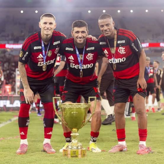 Uruguai divulga convocados para Copa do Mundo com nomes Flamengo; confira