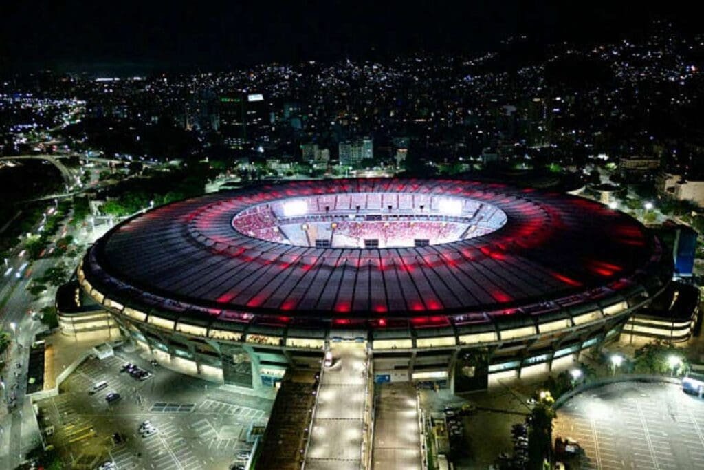 Imagem aérea do Maracanã no dia da Final da Libertadores de 2025. Na terça, o estádio recebe Flamengo x Cusco