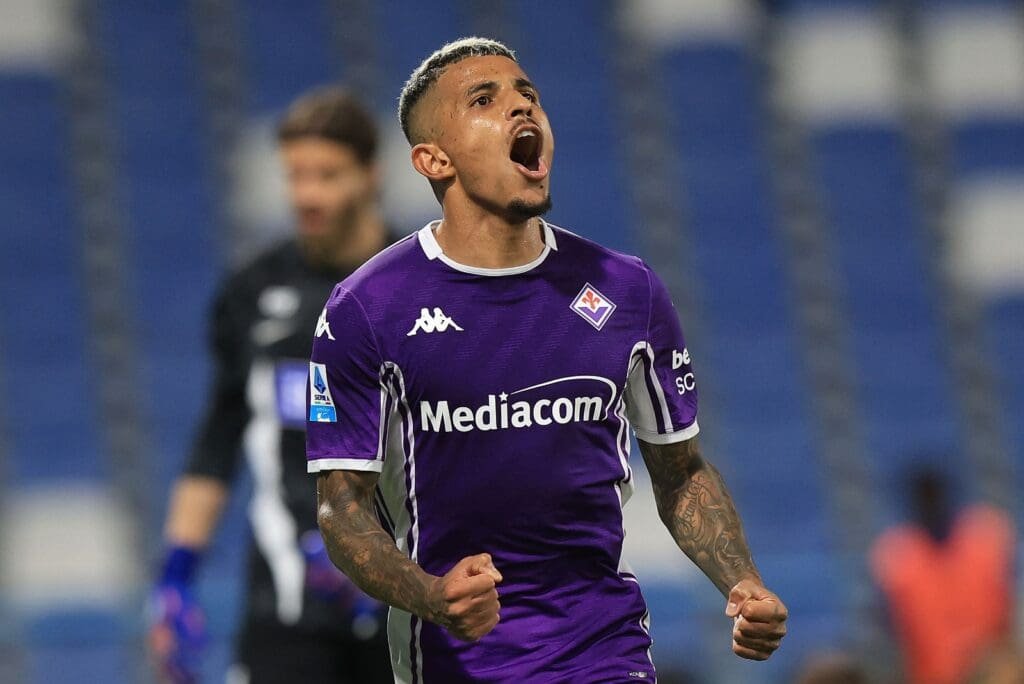 Dodô comemora vitória da Fiorentina