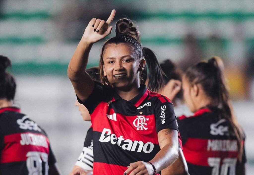 Layza comemora gol pelo Flamengo Feminino