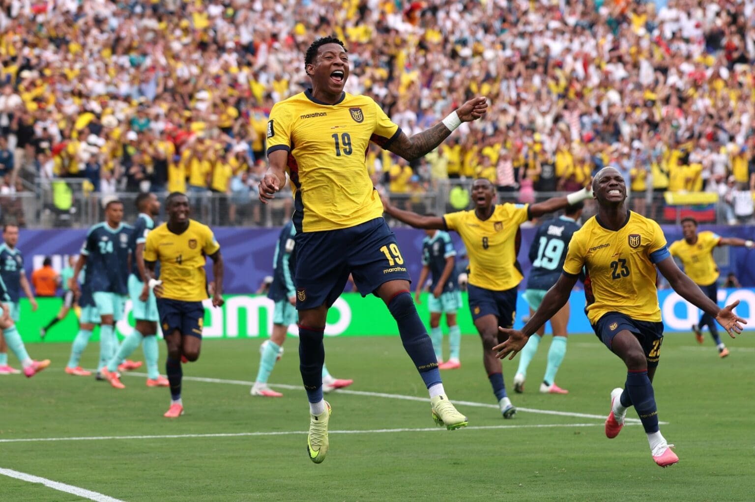 Gonzalo Plata comemora gol do Equador