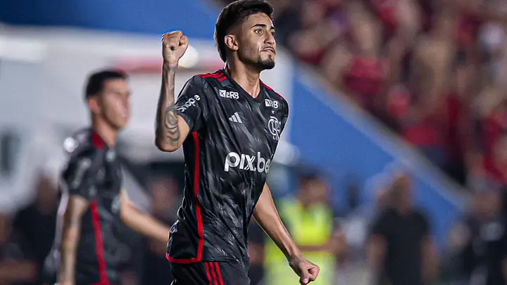 Guilherme Gomes comemora gol pelo Flamengo