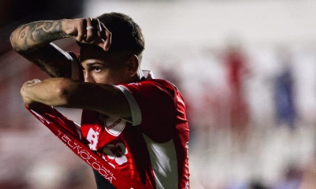 Flamengo quer atacante que tem 5 gols pelo Vila Nova em 2026 Gustavo Puskas Flamengo Vila Nova