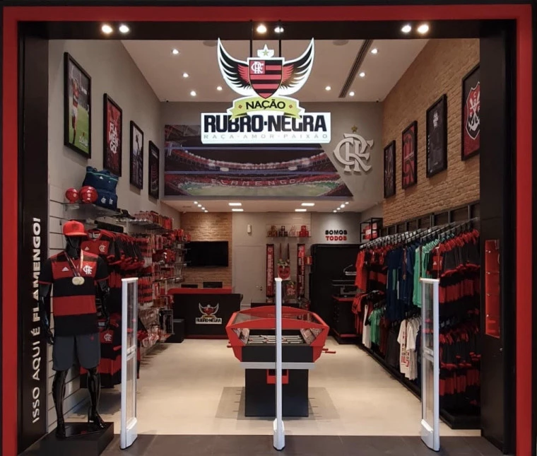 Flamengo avalia reformular gestão de quase 200 lojas oficiais Loja do Flamengo