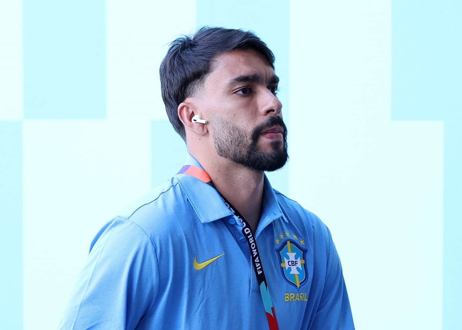 Lucas Paquetá na chegada do Brasil ao estádio para enfrentar Marrocos