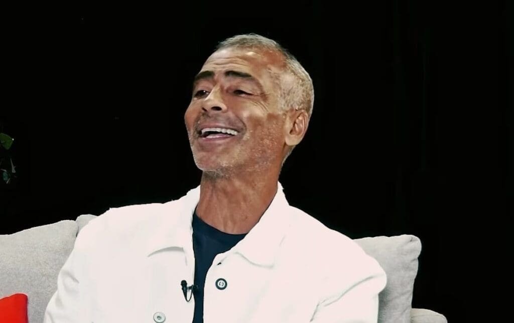Romário ri ao falar do Flamengo no Podcast de Petkovic