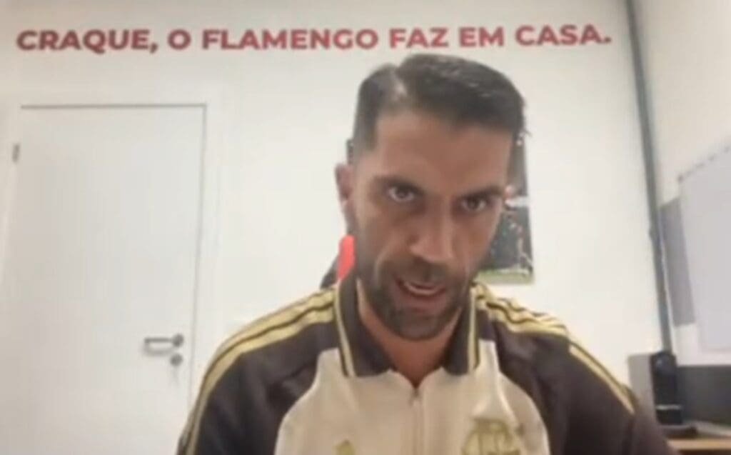 Alfredo Almeida explica por que Sub-20 do Flamengo não tem jogador pronto para o profissional alfredo sampaio flamengo sub-20