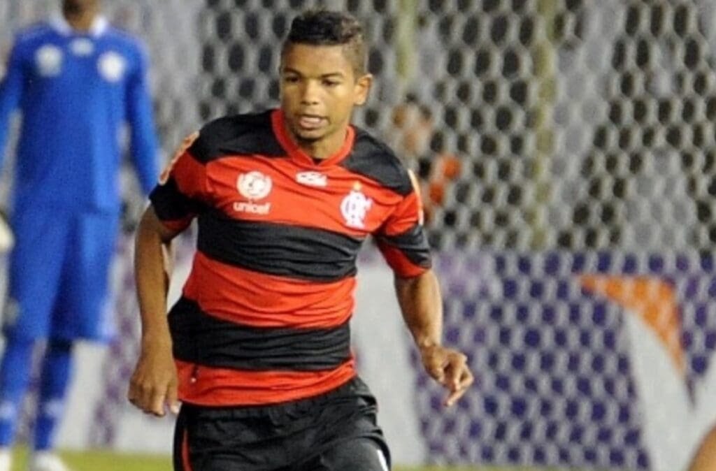 David Braz, ex-Flamengo, é anunciado por clube da Série D david braz flamengo brasiliense
