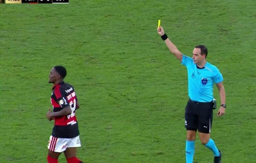 Top 6 jogadores do Flamengo com mais cartões amarelos em 2026 evertton araújo cartão amarelo flamengo