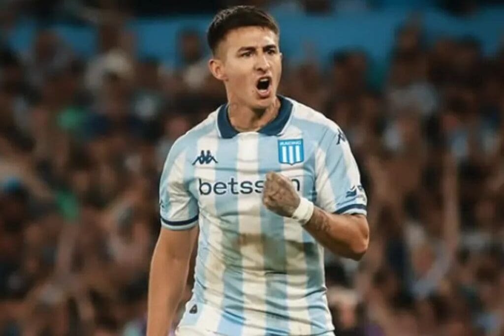 Gabriel Rojas, novo reforço do Cruzeiro, em ação pelo Racing