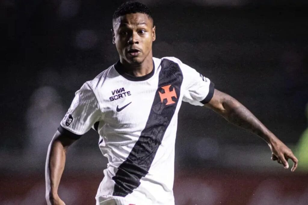Matheus França em ação pelo Vasco