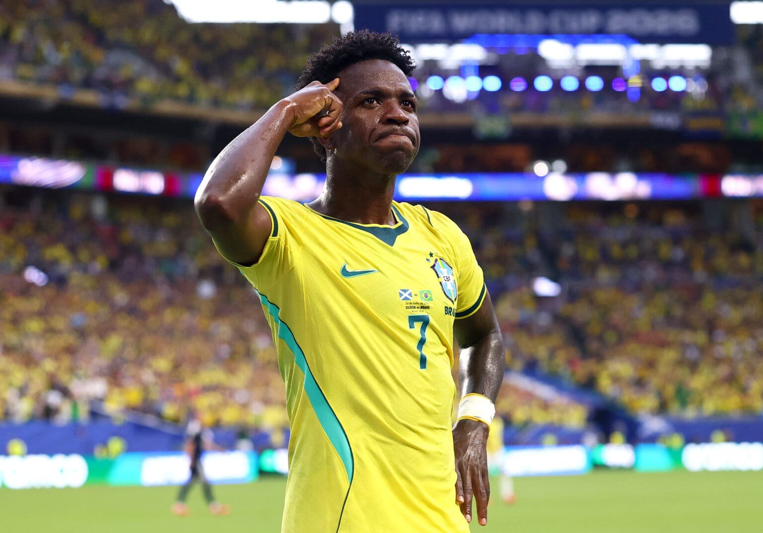 Vini Jr comemora gol pela Seleção Brasileira