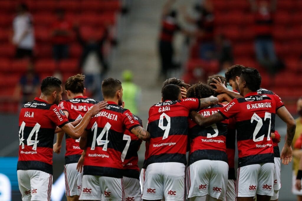 Arrascaeta, Gabigol, Bruno Henrique e mais jogadores do Flamengo comemoram gol em Flamengo 5x1 Olimpia, no Mané Garrincha