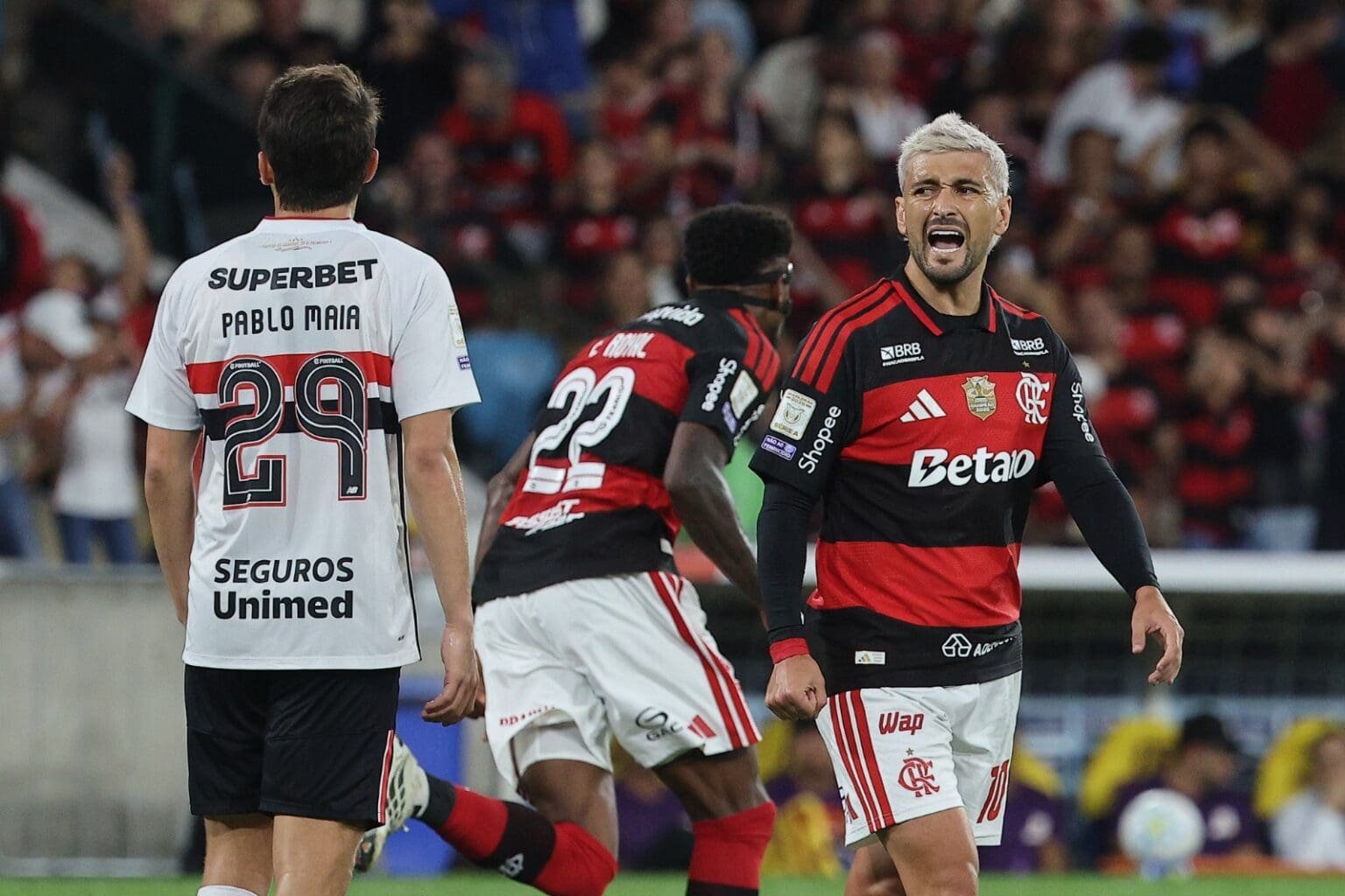 Arrascaeta lamenta lance errado em Flamengo x São Paulo