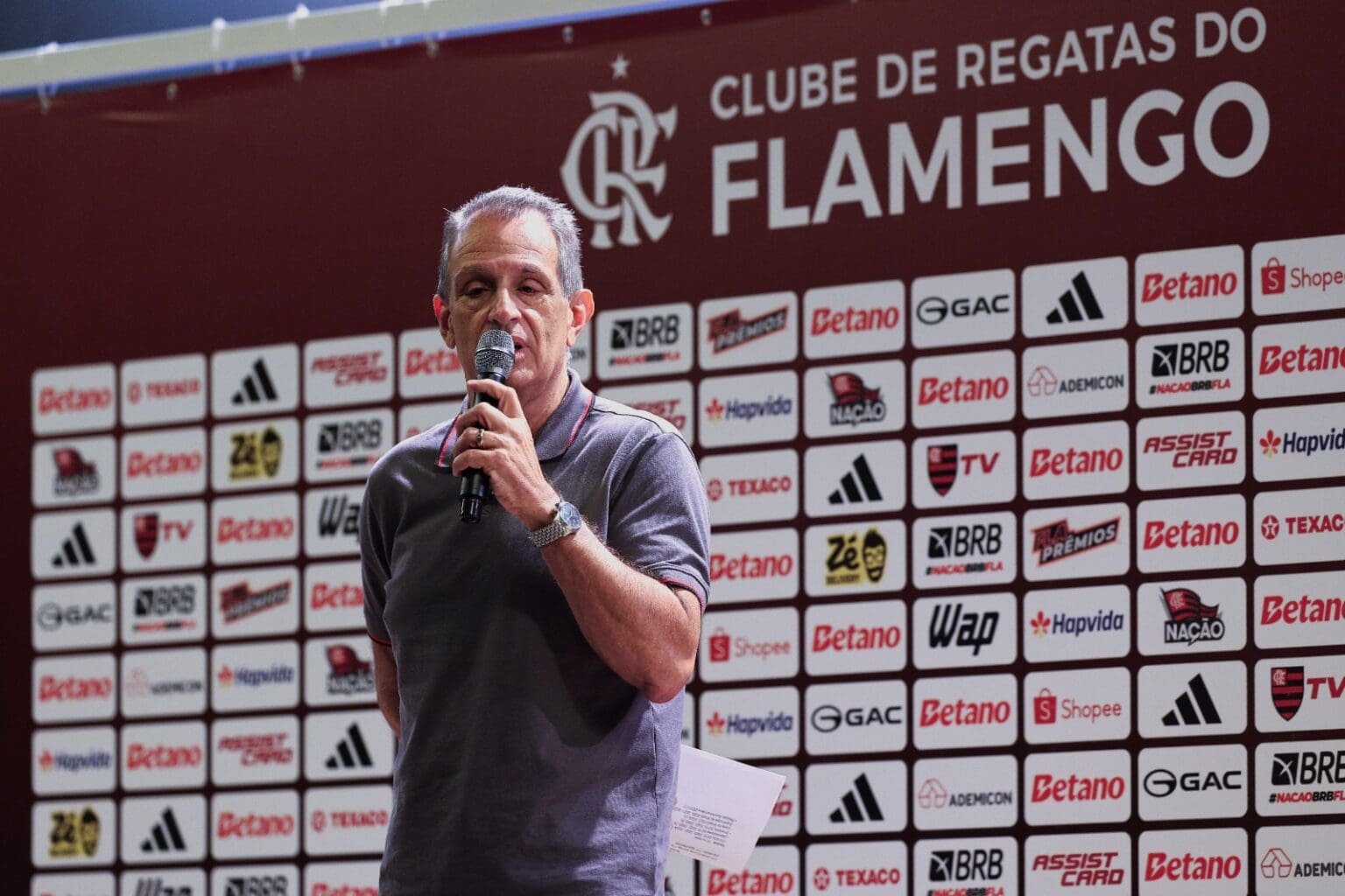 Bap durante coletiva no Maracanã, quando falou sobre a Copa Feminina