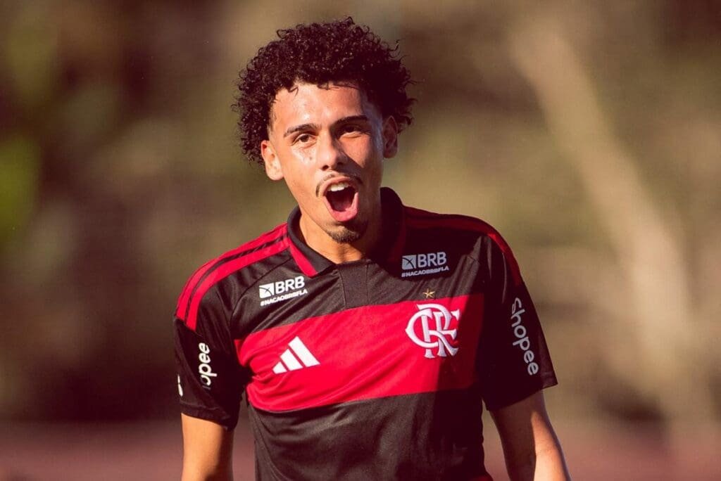 Flamengo vende zagueiro para o futebol turco Zagueiro Da Mata vibra com gol pelo Flamengo Sub-20 contra o Avaí no Brasileirão Sub-20 2026