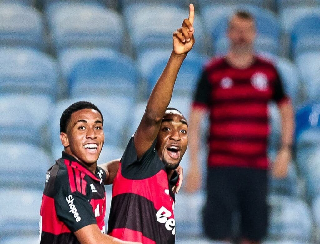 Melhores momentos: Flamengo 2×0 Lausanne – Amistoso 2026 Lorran comemora gol em Flamengo x Lausanne; assista ao melhores momentos flamengo x lausanne