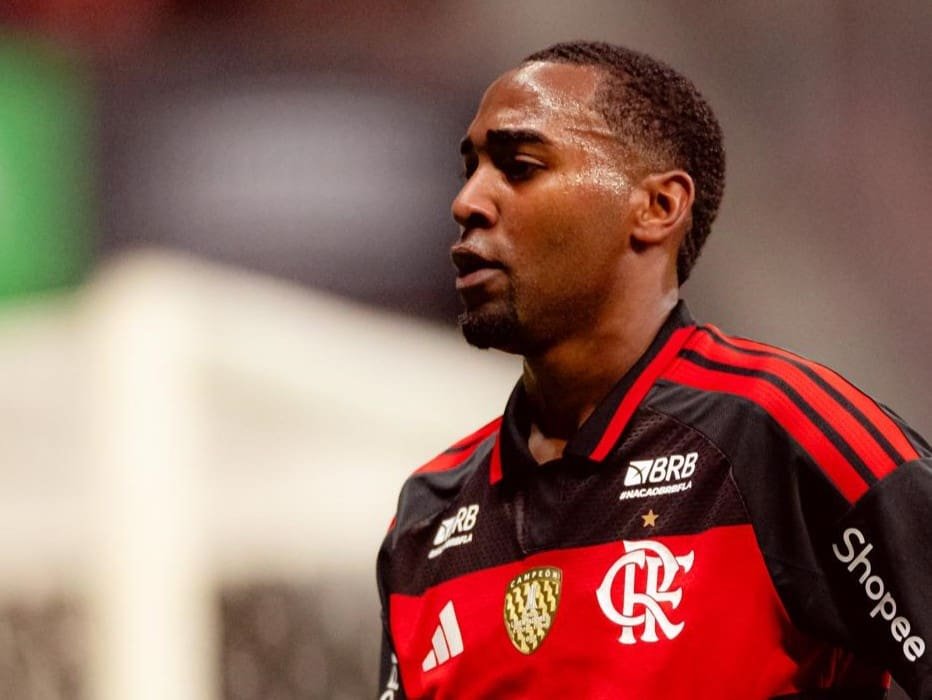 Lorran dá resposta em campo e recoloca futuro em pauta no Flamengo Lorran comemora gol em Flamengo x Olimpia