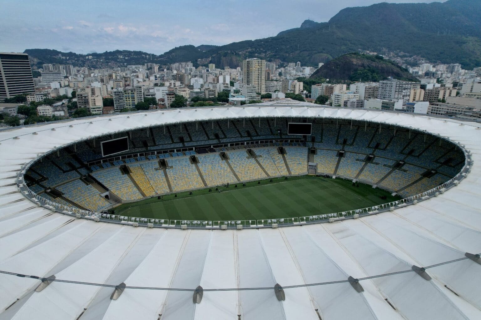 Maracanã: Fla-Flu questiona exigências para Copa Feminina e Fifa pede intervenção do Governo Maracanã visto do alto