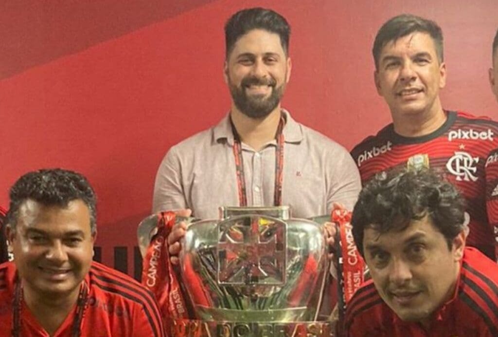 Internacional contrata ex-gerente do Flamengo para cargo no futebol Renan Bloise ex-Flamengo Internacional