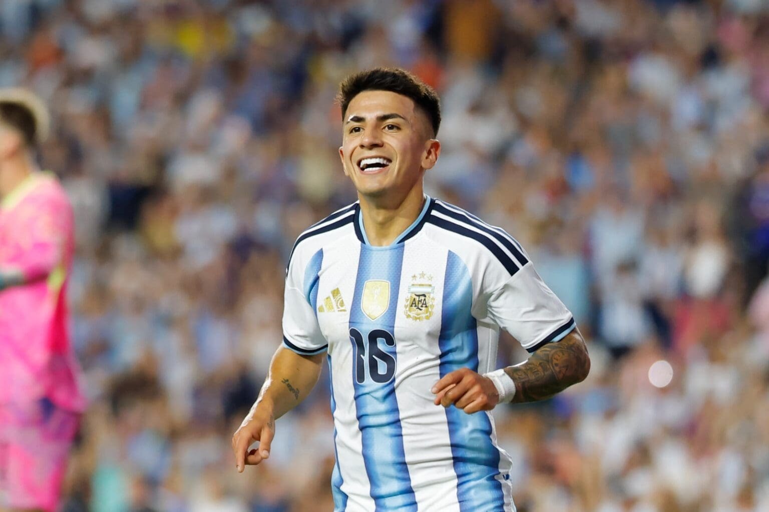 Flamengo mira Almada: como meia pode resolver dois pedidos de Jardim Thiago Almada comemora gol da Argentina na Copa do Mundo