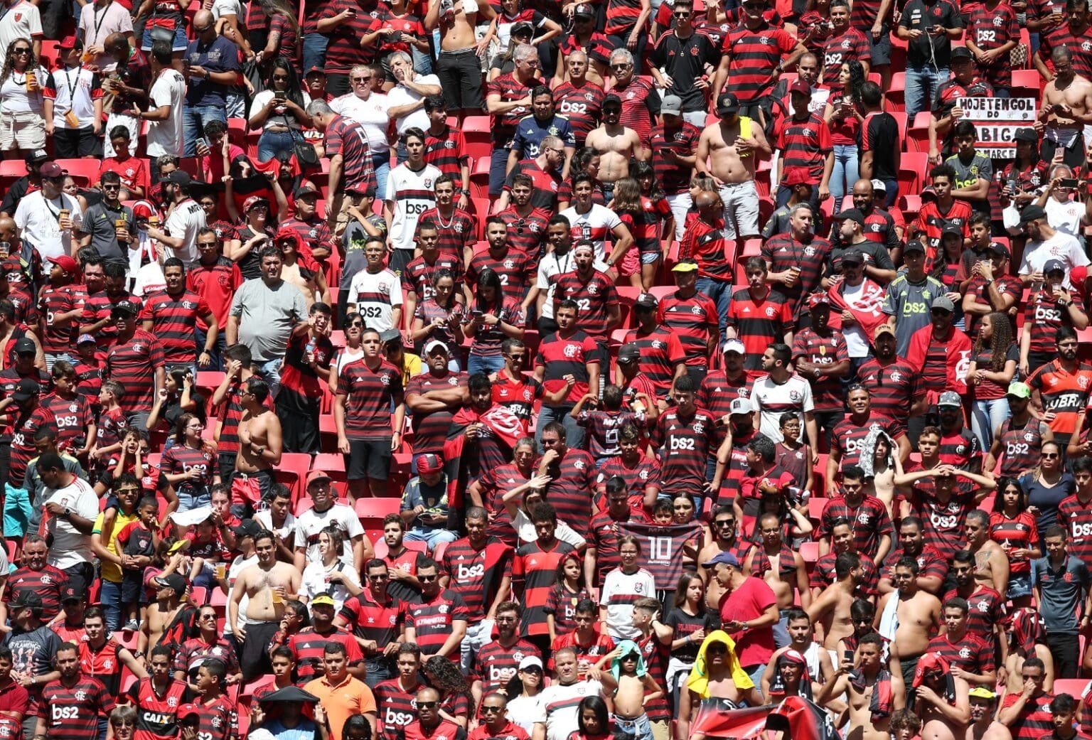 Flamengo x Olimpia tem setores esgotados e mais de 40 mil ingressos vendidos Torcida do Flamengo no Mané Garrincha