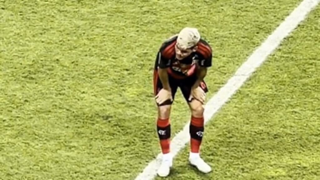 ayrton lucas flamengo lesão