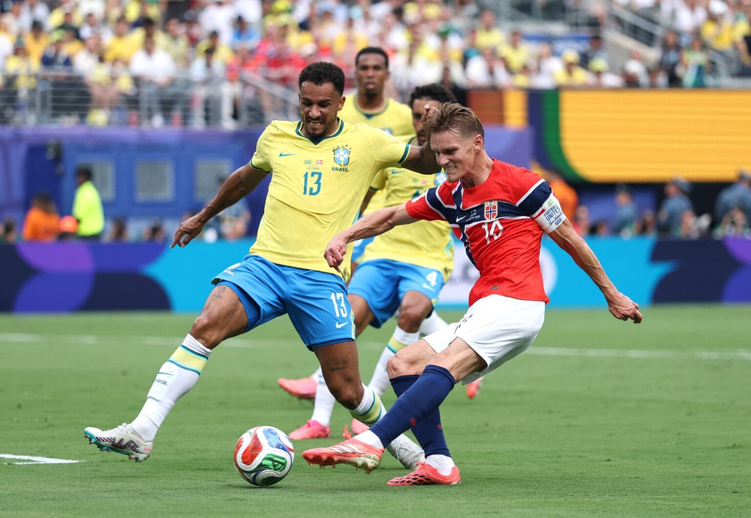 Danilo em Brasil x Noruega