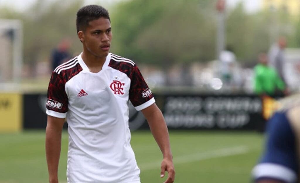 Coritiba vai relacionar ex-atacante do Flamengo no Brasileirão coritiba flamengo paulo roberto