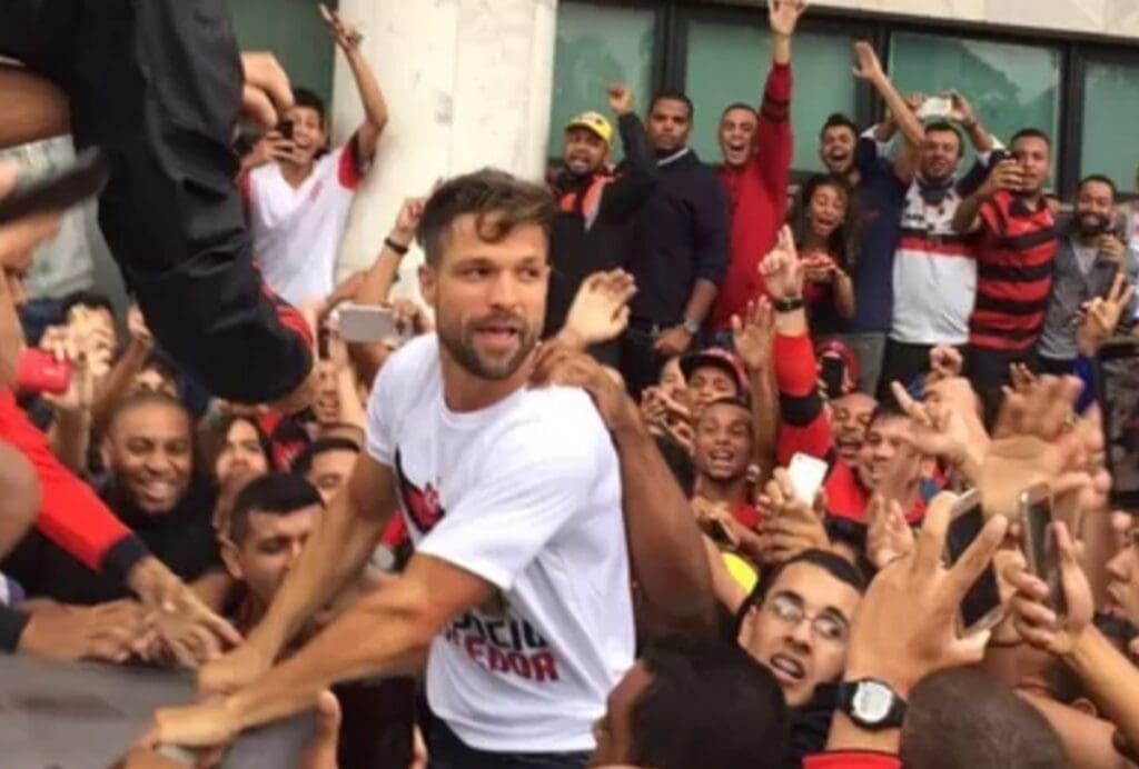 Há 10 anos, Diego Ribas protagonizava 1º grande AeroFla do Flamengo diego ribas flamengo aerofla