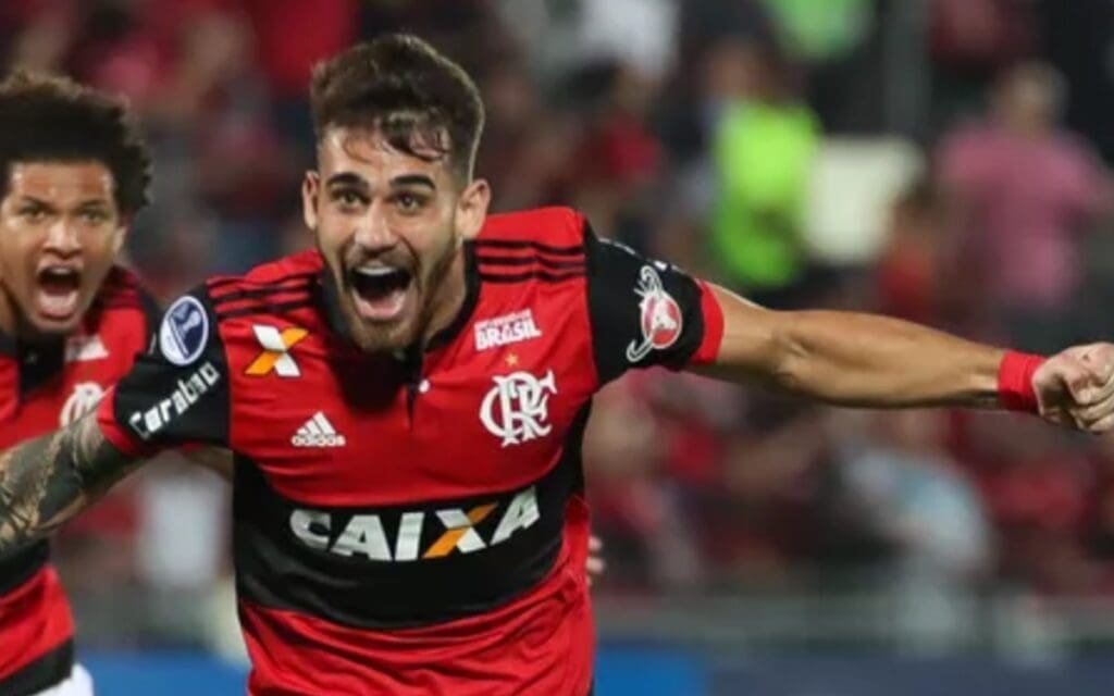 Felipe Vizeu é reforço de clube da Série B afundado no Z-4 felipe vizeu ex-flamengo 2017