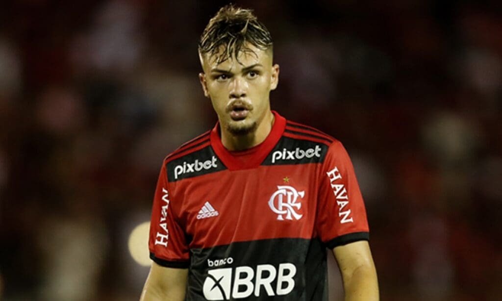 Clube da Europa anuncia Gabriel Noga, ex-Flamengo gabriel noga flamengo zagueiro