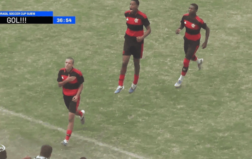Flamengo joga final contra o Vasco neste sábado; veja detalhes Flamengo comemora gol na Brasil Soccer Cup Sub-16